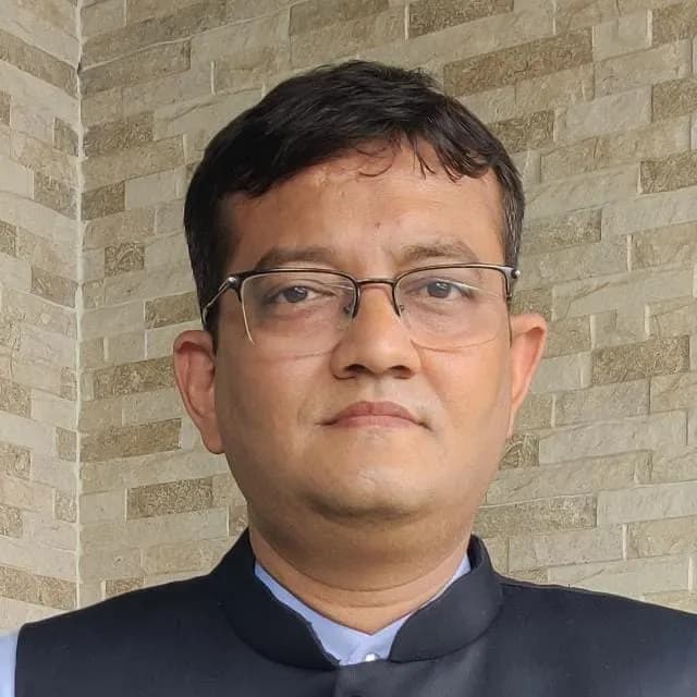 Portrait of Sanjay Sonthalia of Naresh Radio and Co